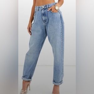 ASOS Petite High Waisted Light Wash Mom Jeans. Size 23 P.  NWT